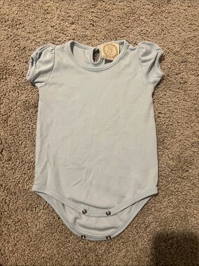 The Beaufort Bonnet Company Light Blue Puff-Sleeve Baby Bodysuit